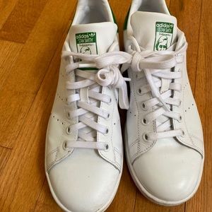 Stan Smith In green. This are in great shape- rarely worn.